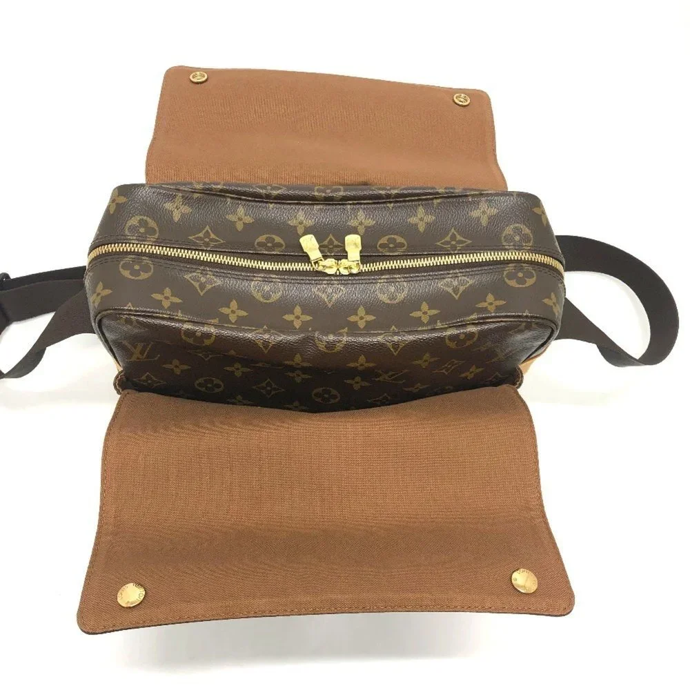 LOUIS VUITTON Authentic Brown Monogram Canvas Messenger Shoulder Bag
